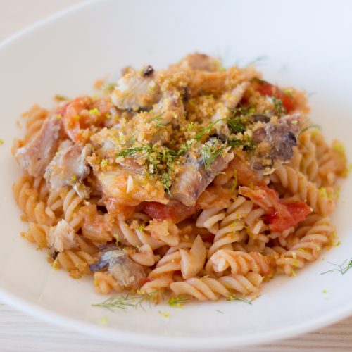 Pasta con hinojo, tomate y sardinas • Somnatur