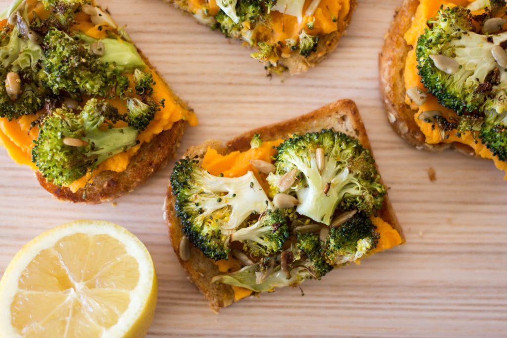 Tostada de boniato y brocoli eco